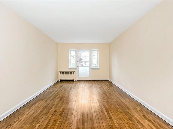 5th image of 18 Leewood Cir APT 1R