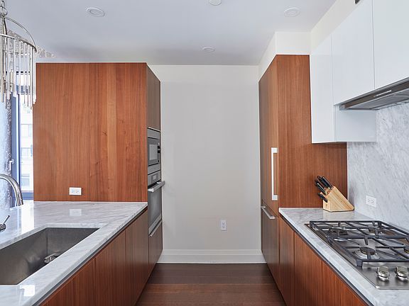 5th image of 35 W 15th St APT 8E