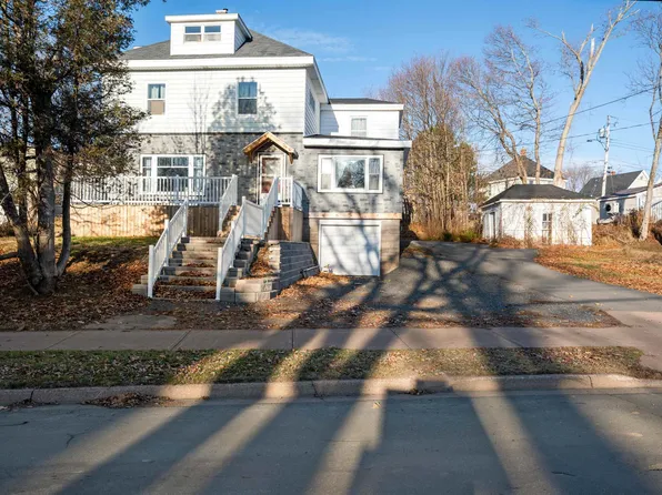 132 Almont Ave, New Glasgow, NS B2H 3G7