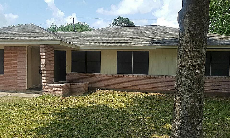 1st image of 2806 Almeda Plaza Dr