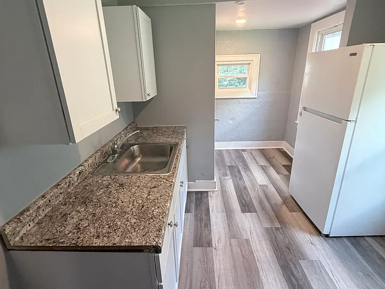 563 Elko Ave — Photo 7
