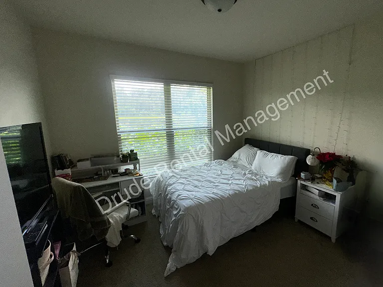 20340 Thornwood Dr — Photo 25