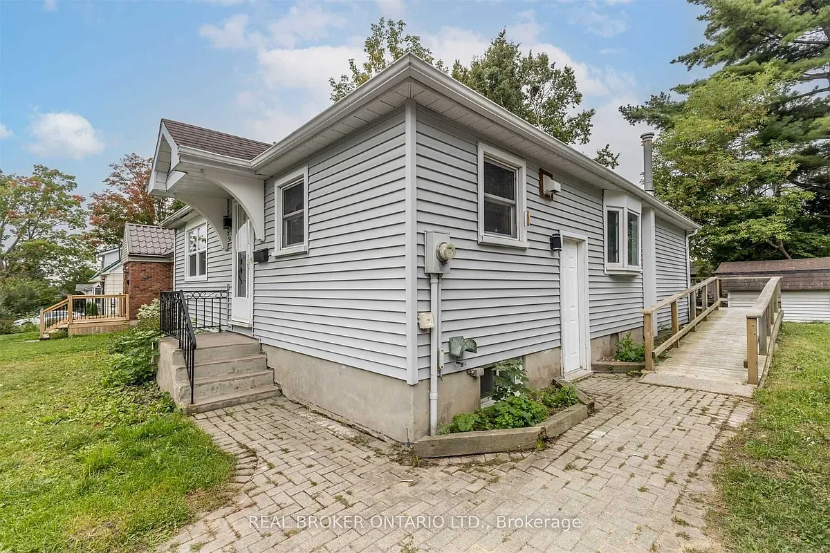 Building Photo - 156 Clapperton St