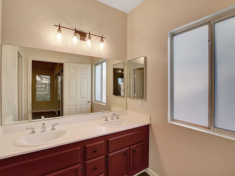 7616 Vista Hills Dr — Photo 29