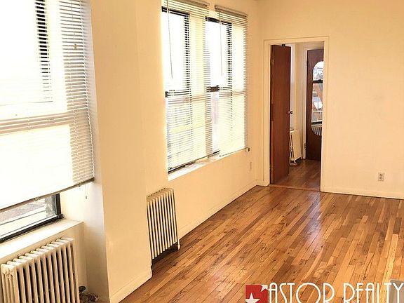 5th image of 3128 42nd St APT 5