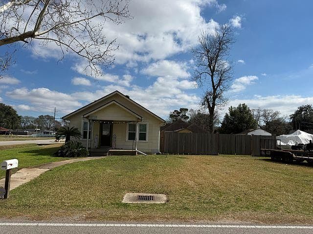 1st image of 2401 8th St