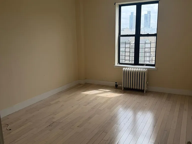 658 W 188th St #5E — Photo 9