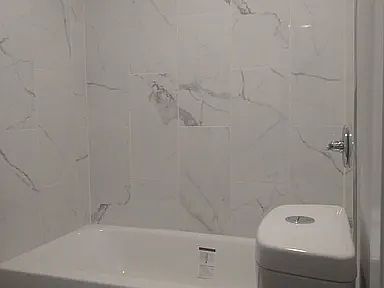 5th image of 840 Congress Ave #2