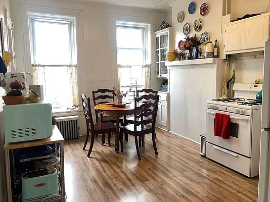 Rented by Standard Living Realty Inc | media 1