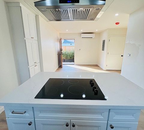 3rd image of 834 S Pacific St #11247536