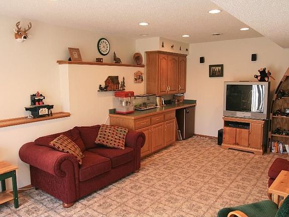 5th image of 8831 Nevada Ave N