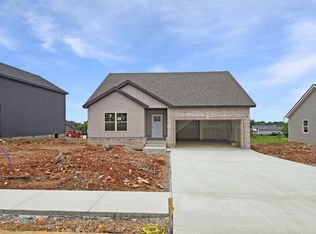 107 Kingston Ct, Oak Grove, KY 42262