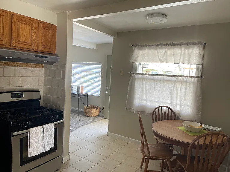 2045 Mariposa St — Photo 3