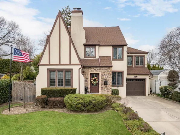 596 Patten Avenue, Oceanside, NY 11572