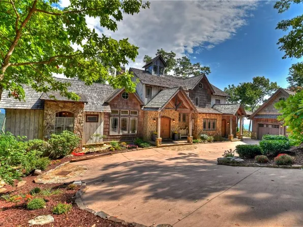 72 Wohali Knob Trl, Ellijay, GA 30540