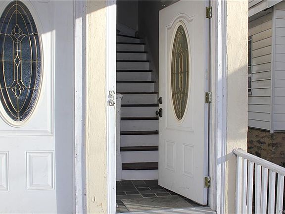 4th image of 65 Hillside Ave