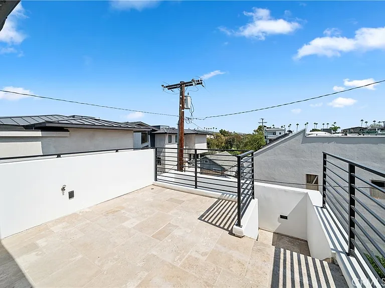 312 Carnation Ave — Photo 24