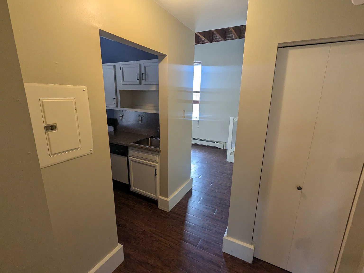 1 bed, 926 sqft, $1,061 — Photo 4