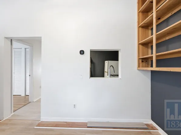 1201 W 40th St #B, Austin, TX 78756