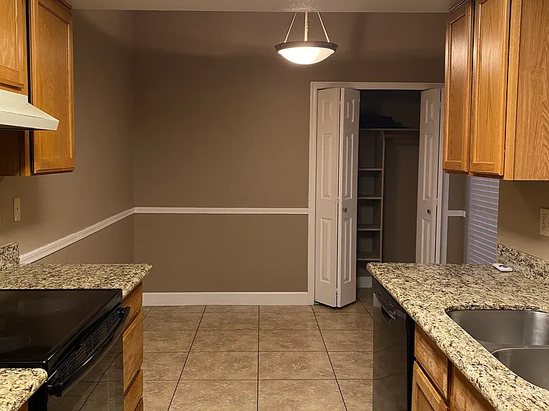 1976 N Lemon Tree Ln #11 — Photo 3