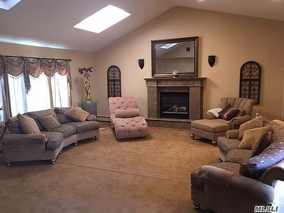 3rd image of 4 Windham Ln S