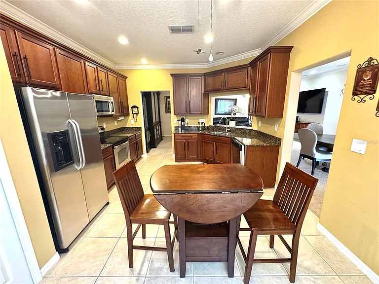1483 Hillview Ln — Photo 6