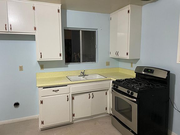 4th image of 9242 Cedar St