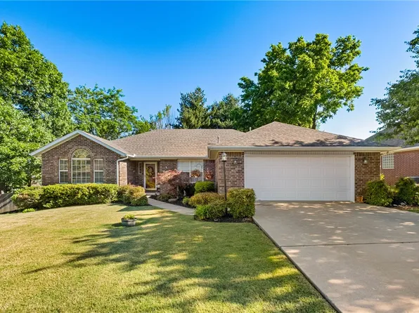 2750 E Londonderry Dr, Fayetteville, AR 72701