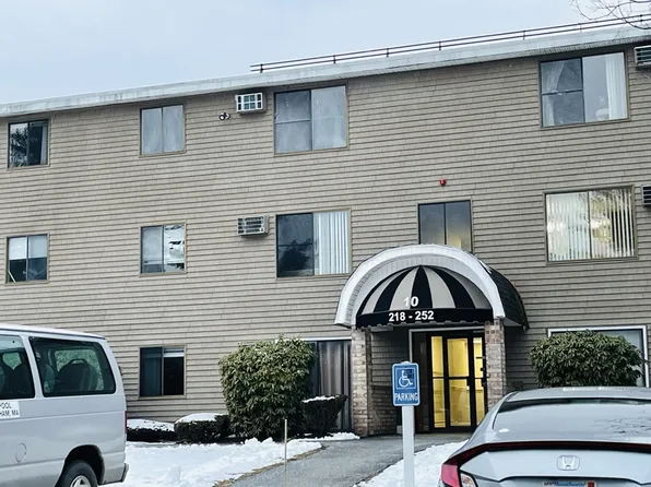 440 North Ave APT 248, Haverhill, MA 01830