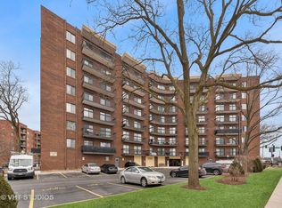 711 S River Rd APT 201, Des Plaines, IL 60016