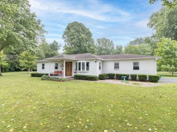8919 S Russell St, Knightstown, IN 46148