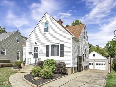 8308 Chesterfield Ave, Parma, OH, 44129