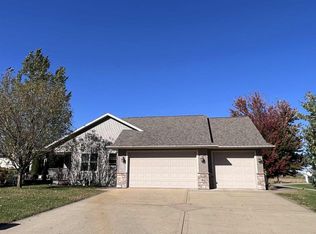 801 Derek Ln, Viroqua, WI 54665