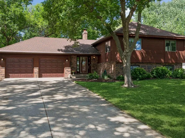 8648 Park Ave, Saint Bonifacius, MN 55375