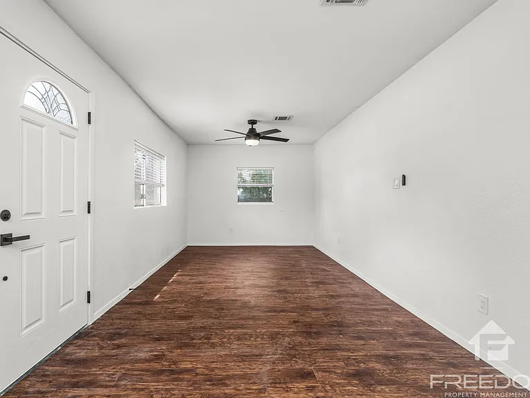 1824 Katy St — Photo 7