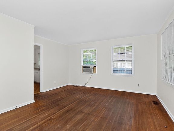 5th image of 1813 Lasalle St