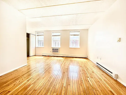 Rented by Corcoran | media 14