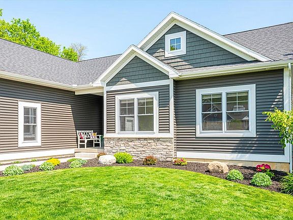 3rd image of 3181 Pinehurst Dr