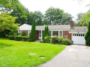 9 Crest Ln, Scarsdale, NY 10583