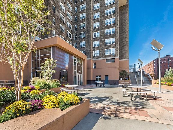 5th image of 747 10th Ave APT 25D