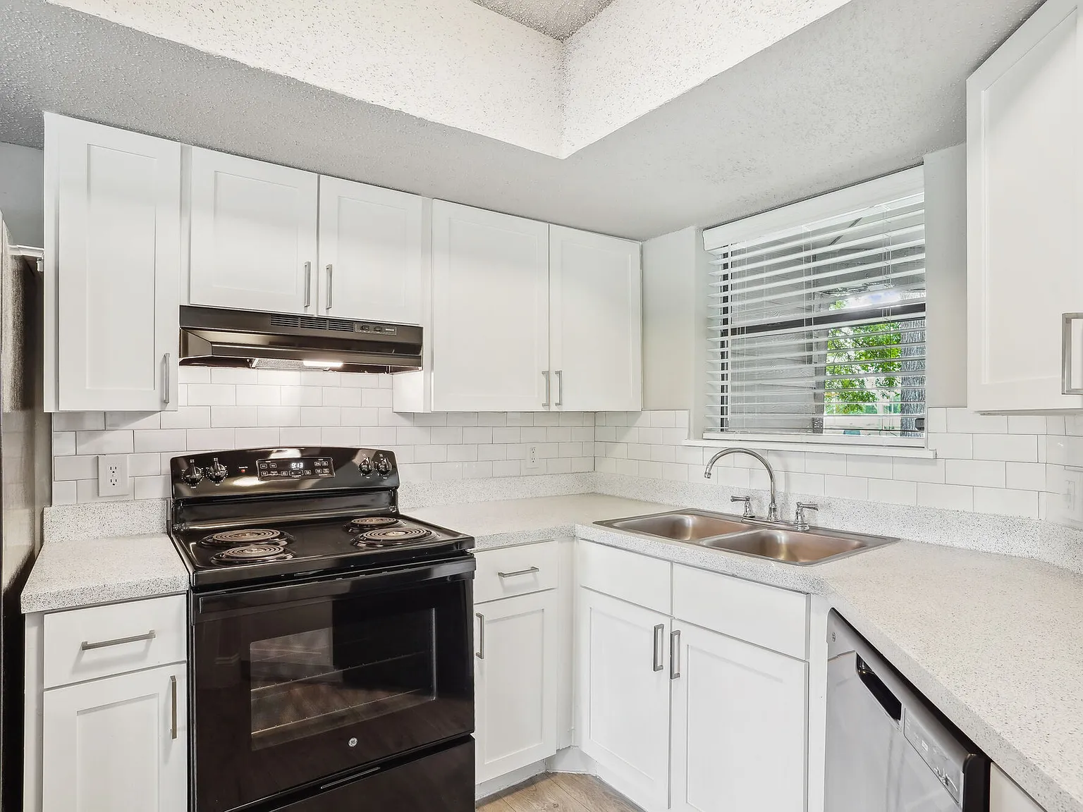 Vantage Point Apartments — Photo 2