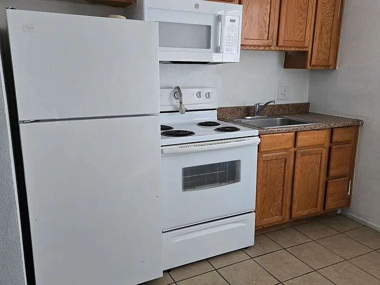 Sierra Vista Fountain Apts — Photo 3