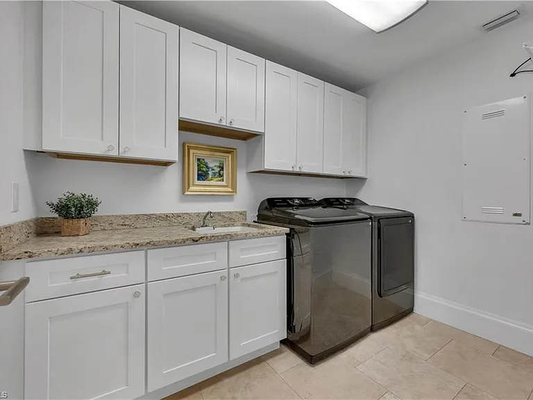 718 Old Trail Dr — Photo 13