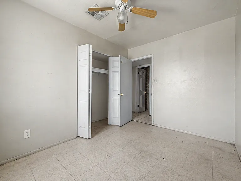 5828 N 63rd Dr — Photo 16