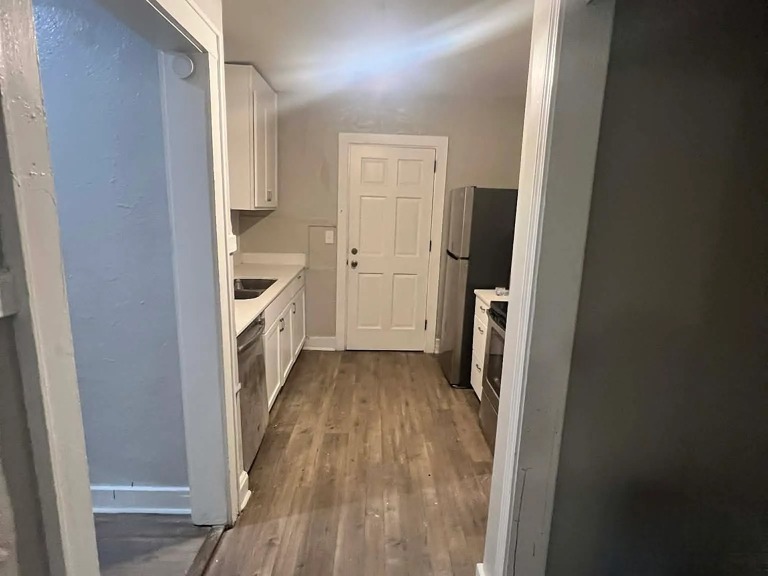 3 bed, 936 sqft, $1,995 — Photo 4