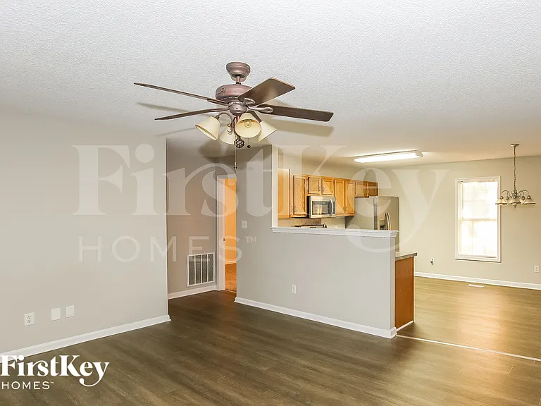 268 Southaven Ct — Photo 6