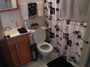 714 W Huntington Commons Rd APT 2A, Mount Prospect, IL 60056