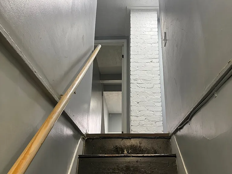 724 W Elm St — Photo 14