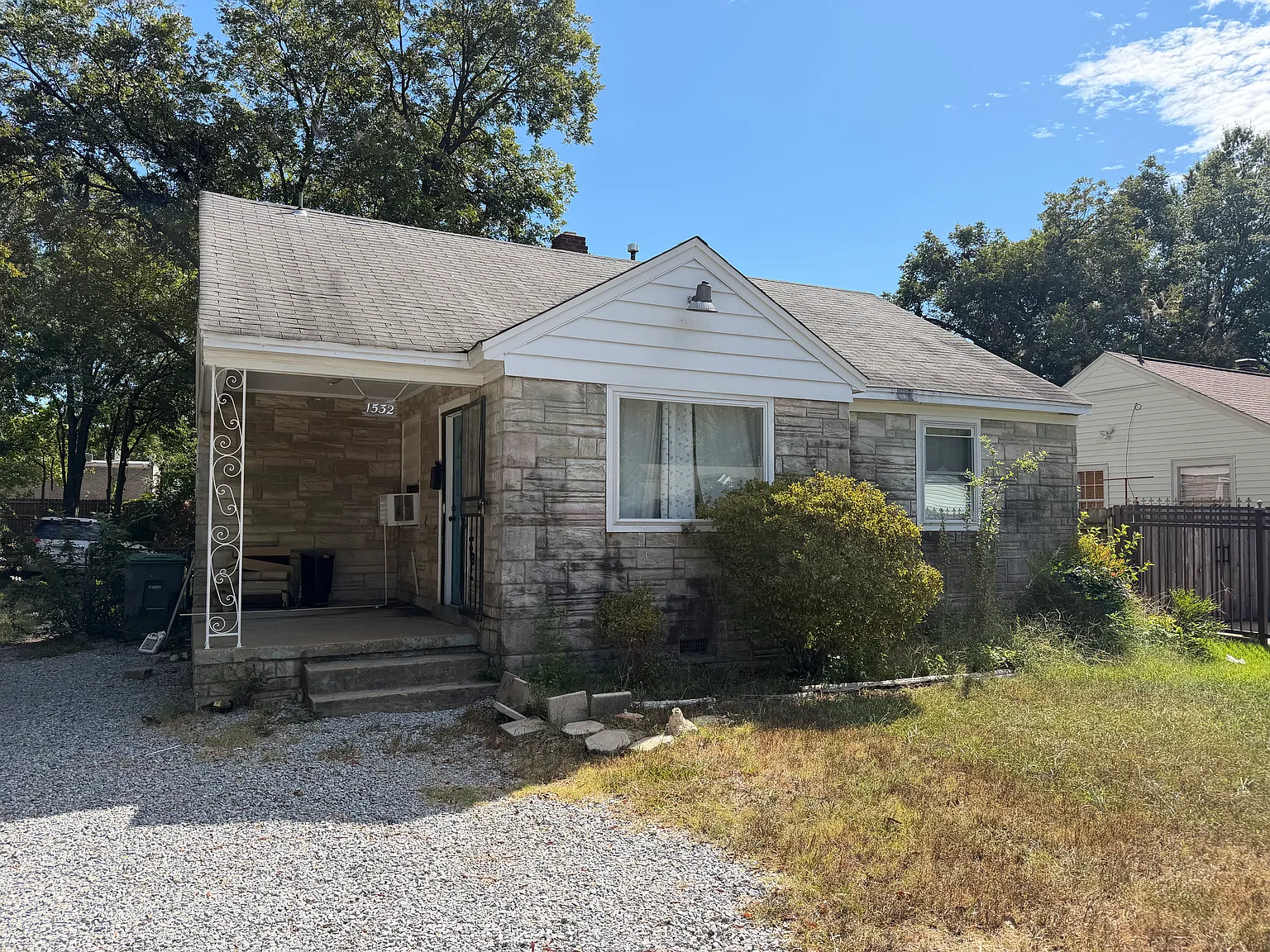 1532 Wanda St — Photo 1