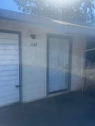 1167 Bond St Photo 1